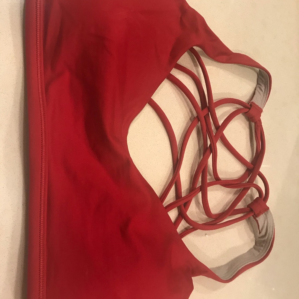 Lululemon free to be bra wild size 6